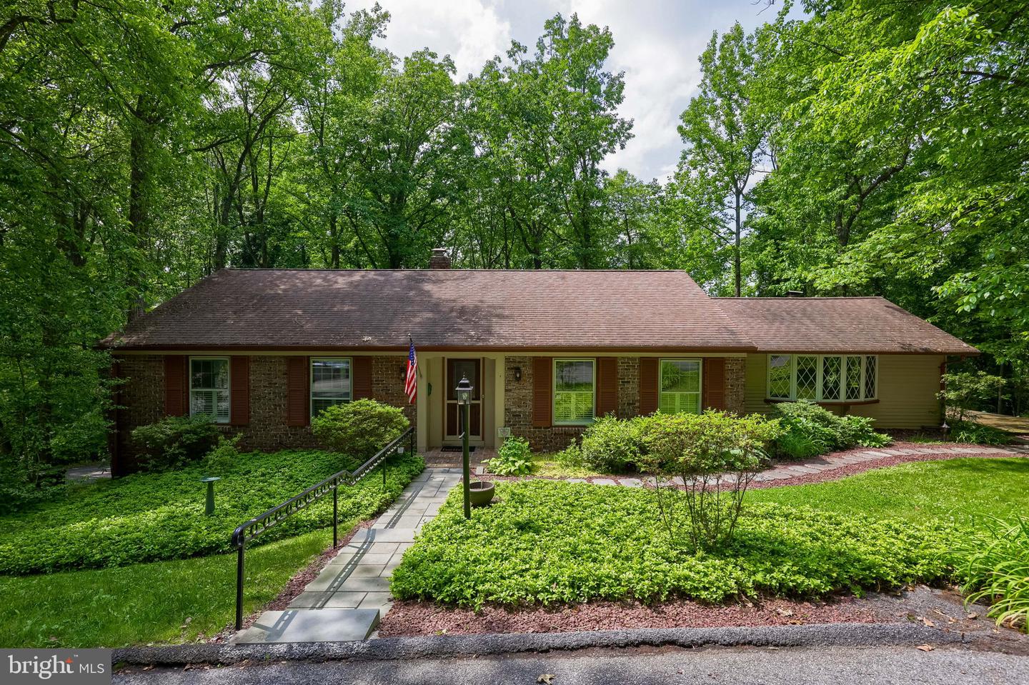 419 Lancaster Avenue, Mount Gretna