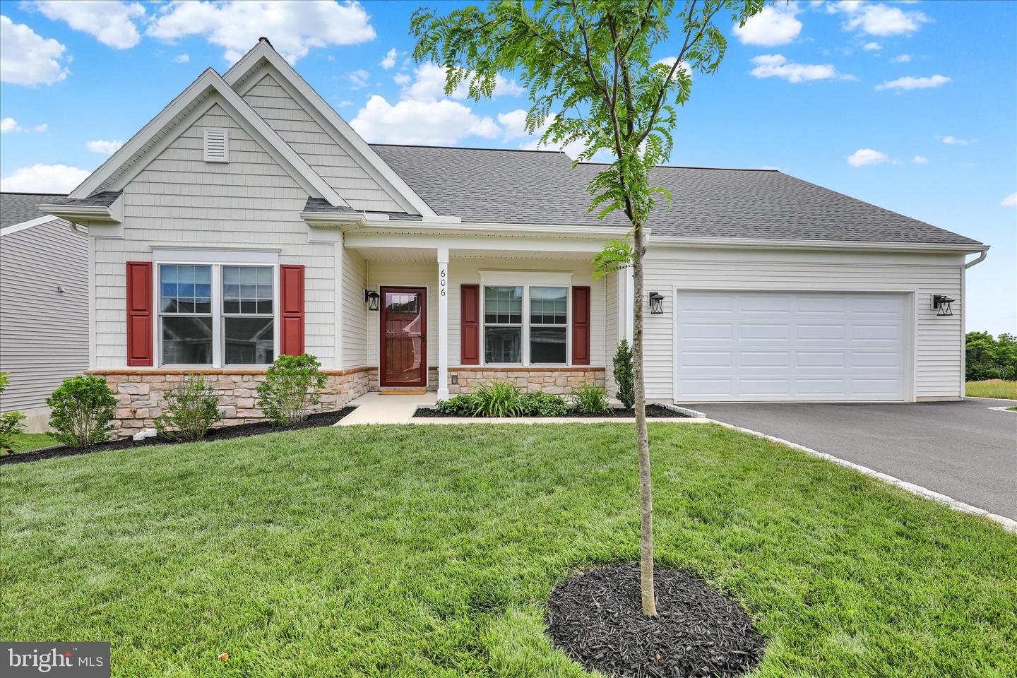 606 Lilliana Dr
