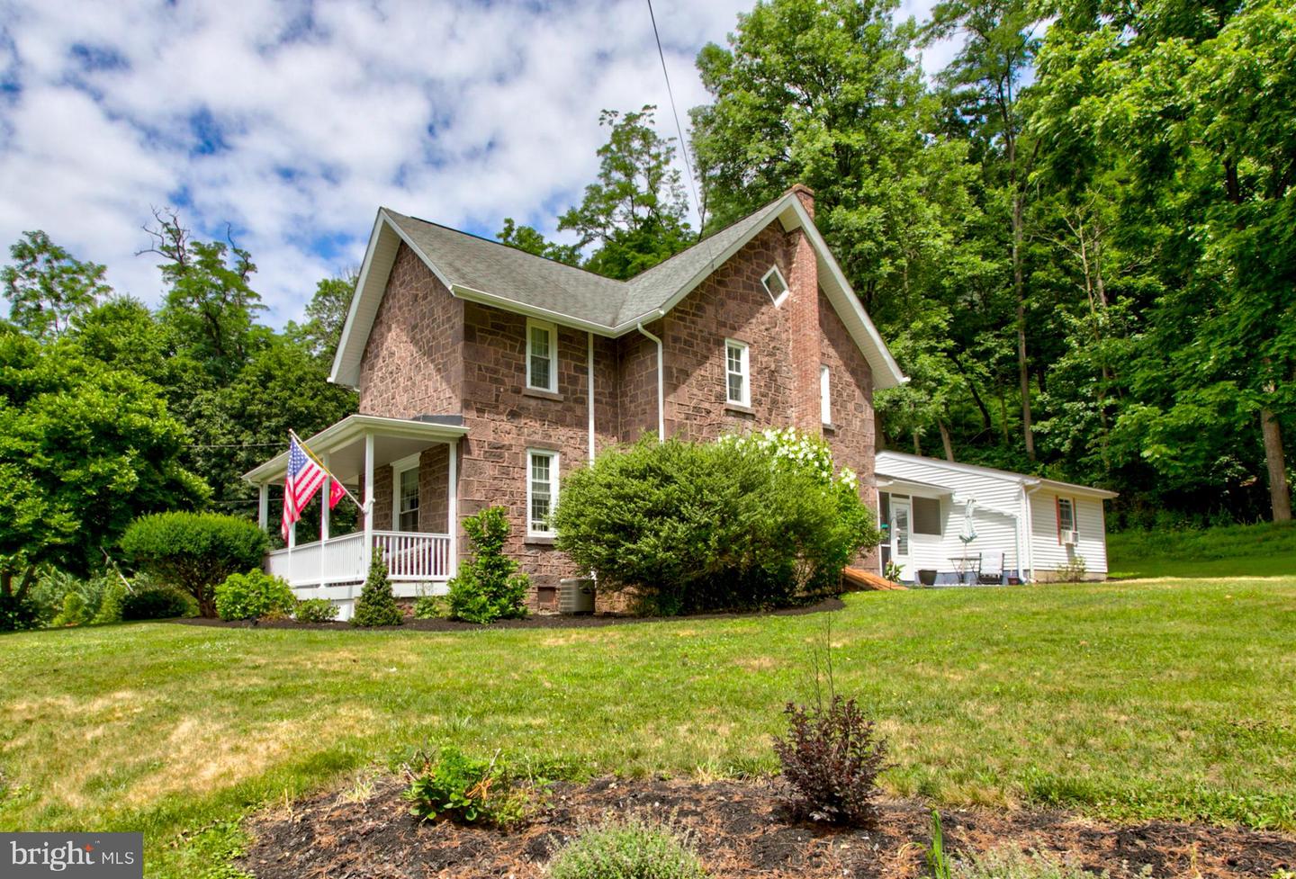 298 Boyd Street