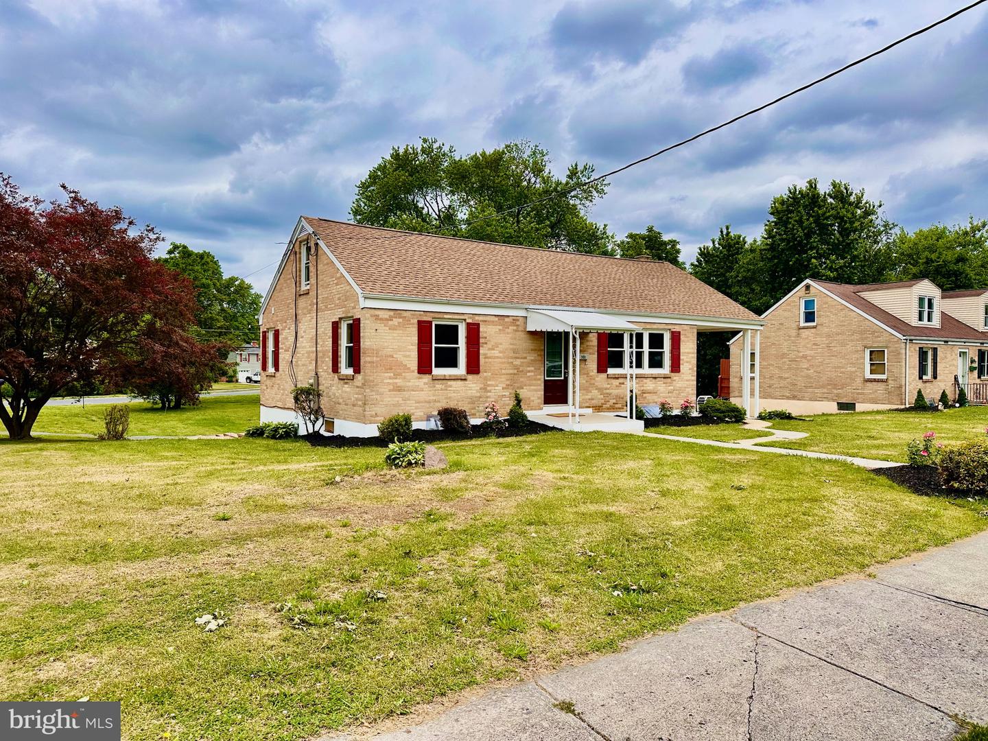 301 E Poplar Street