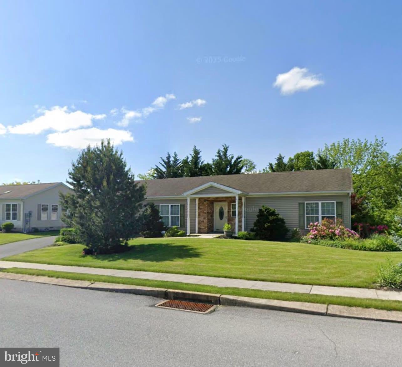 8 Madeleine Dr