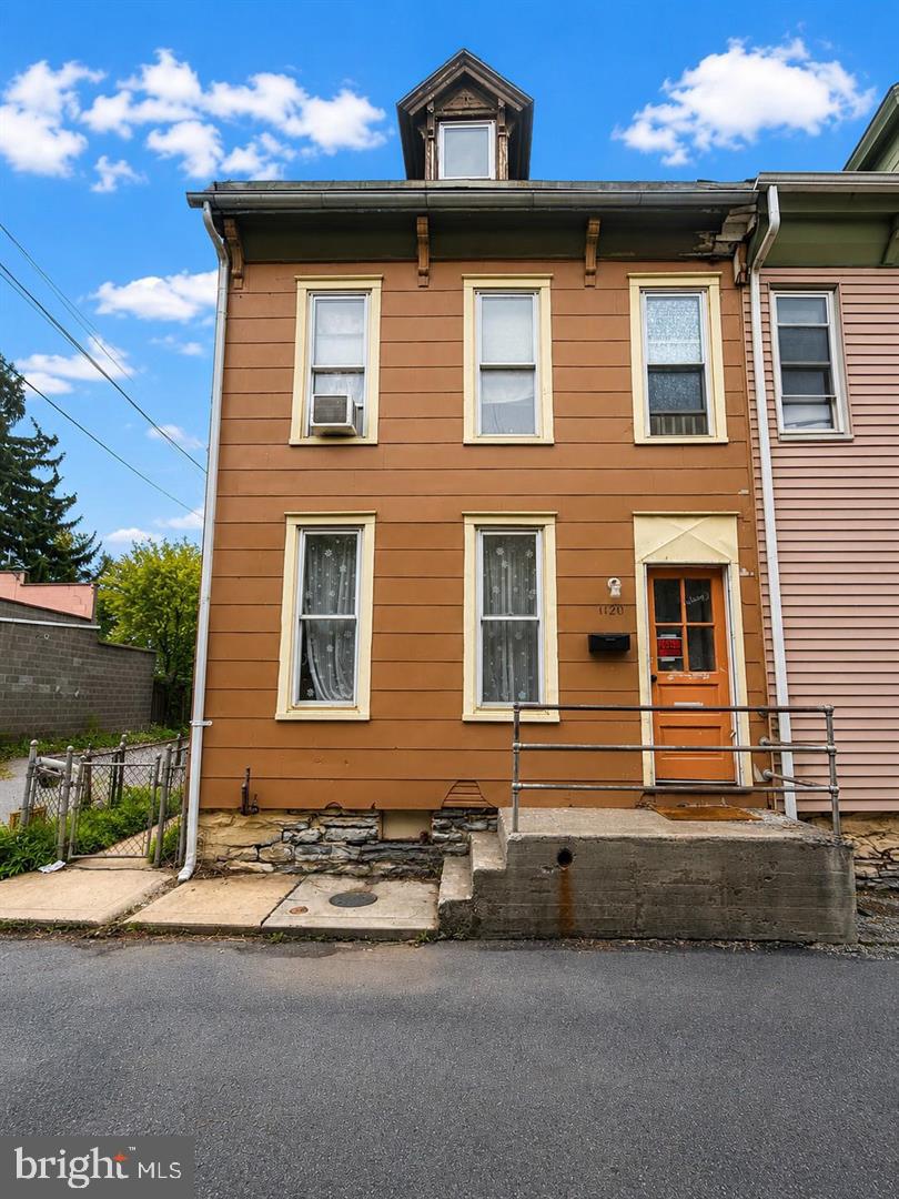 1120 Walton Street