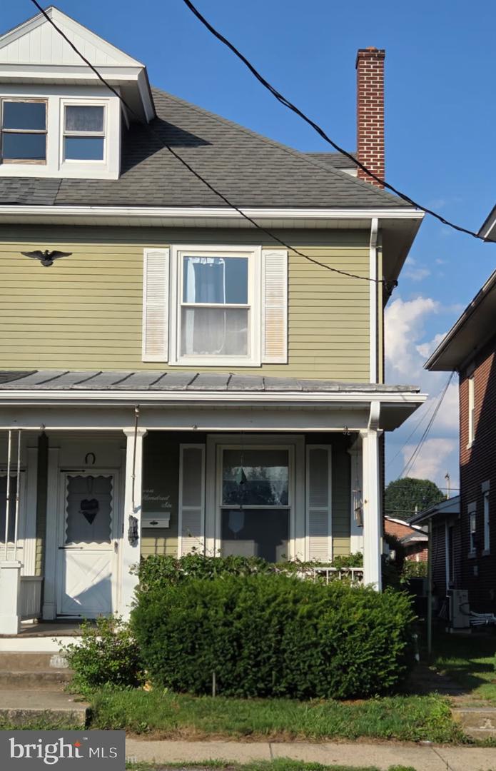 706 N Railroad Street