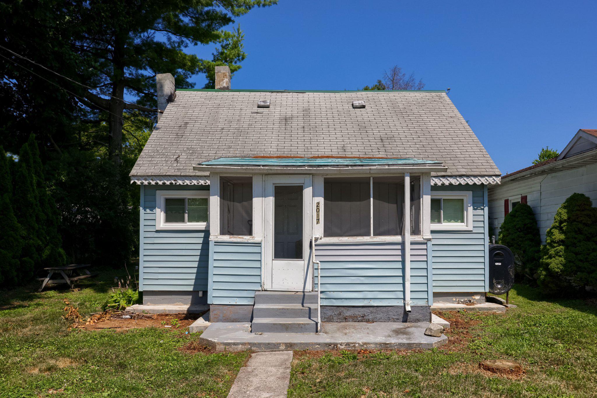 2017 Leslie Avenue