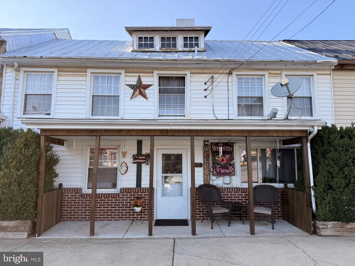 17 E Market St