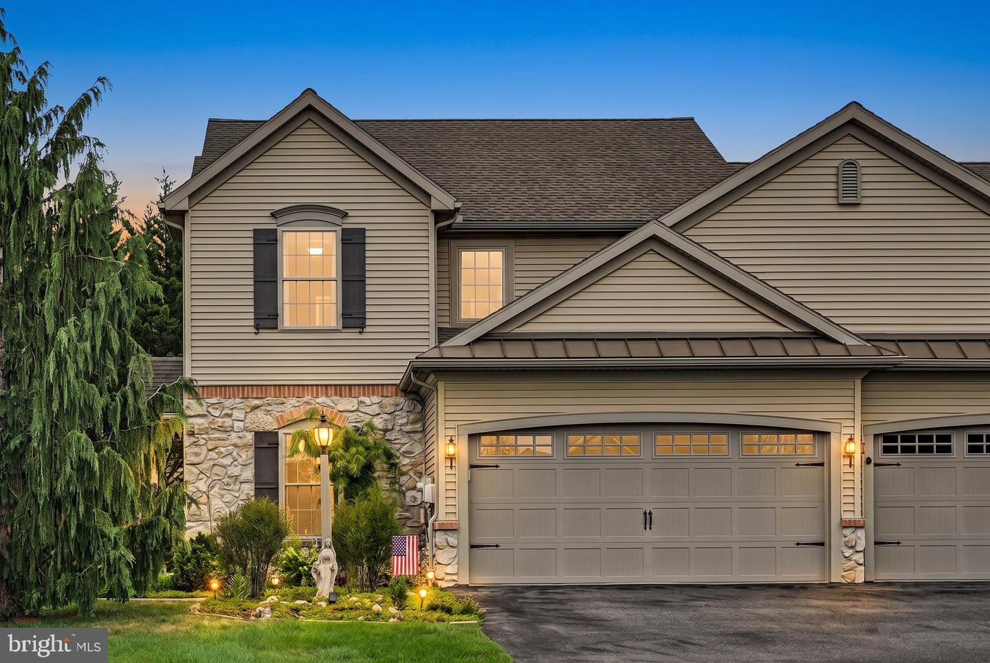 812 Briar Edge Ct