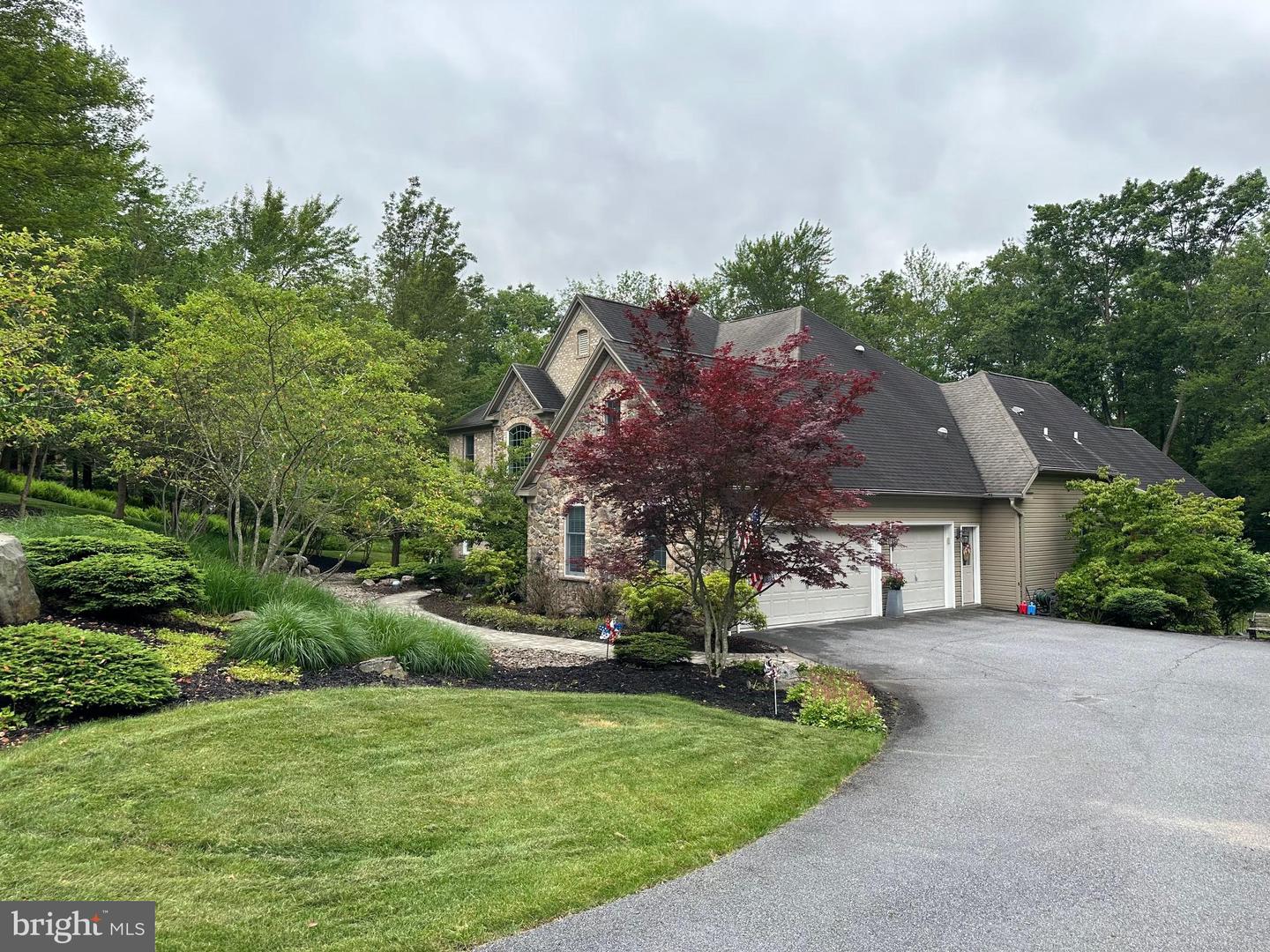 414 Ice Harvest Drive, Mountain Top