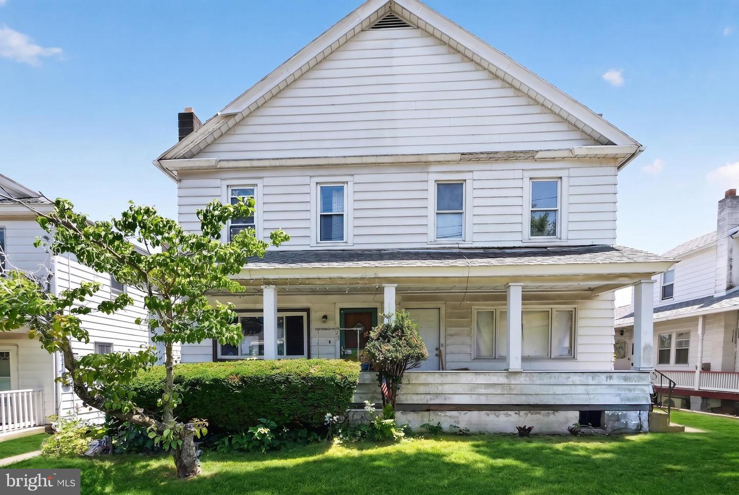 932 Main
