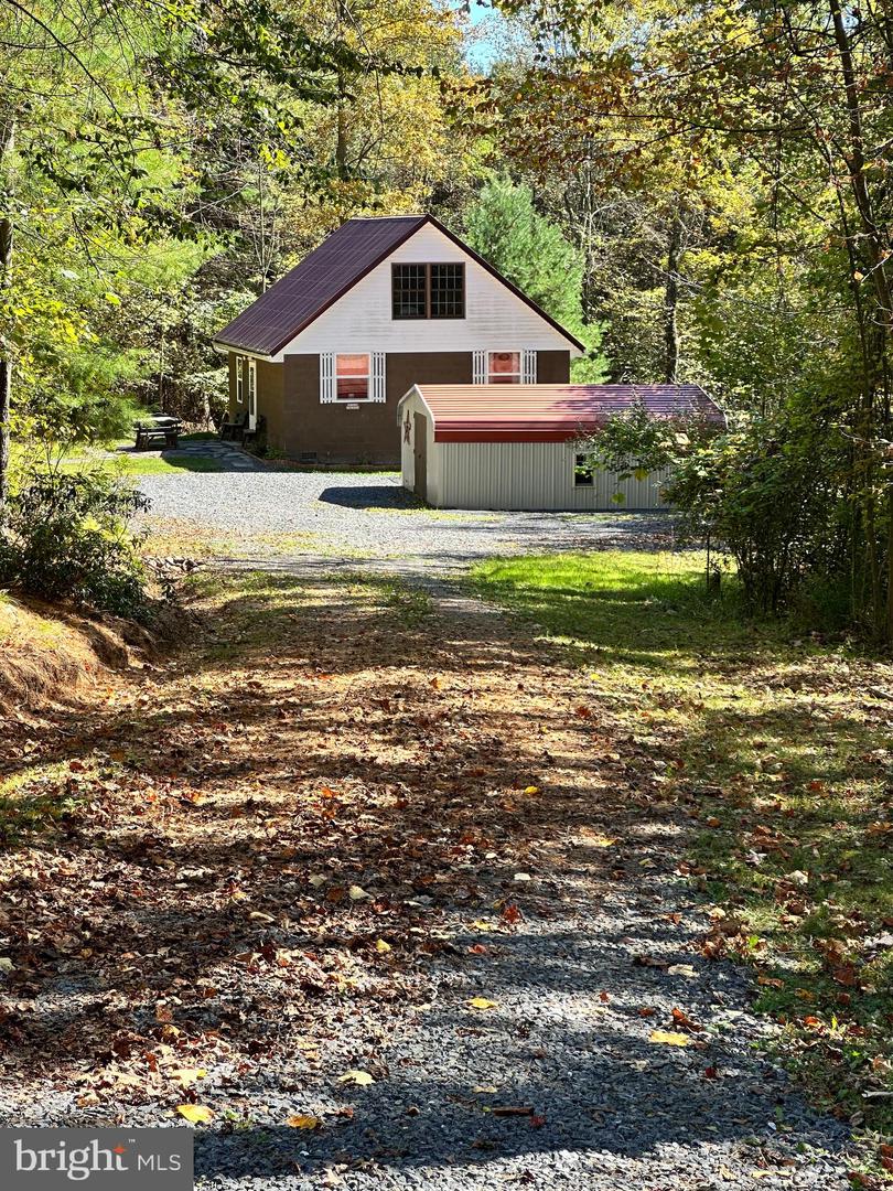 455 Batys Mountain Lane, Trout Run