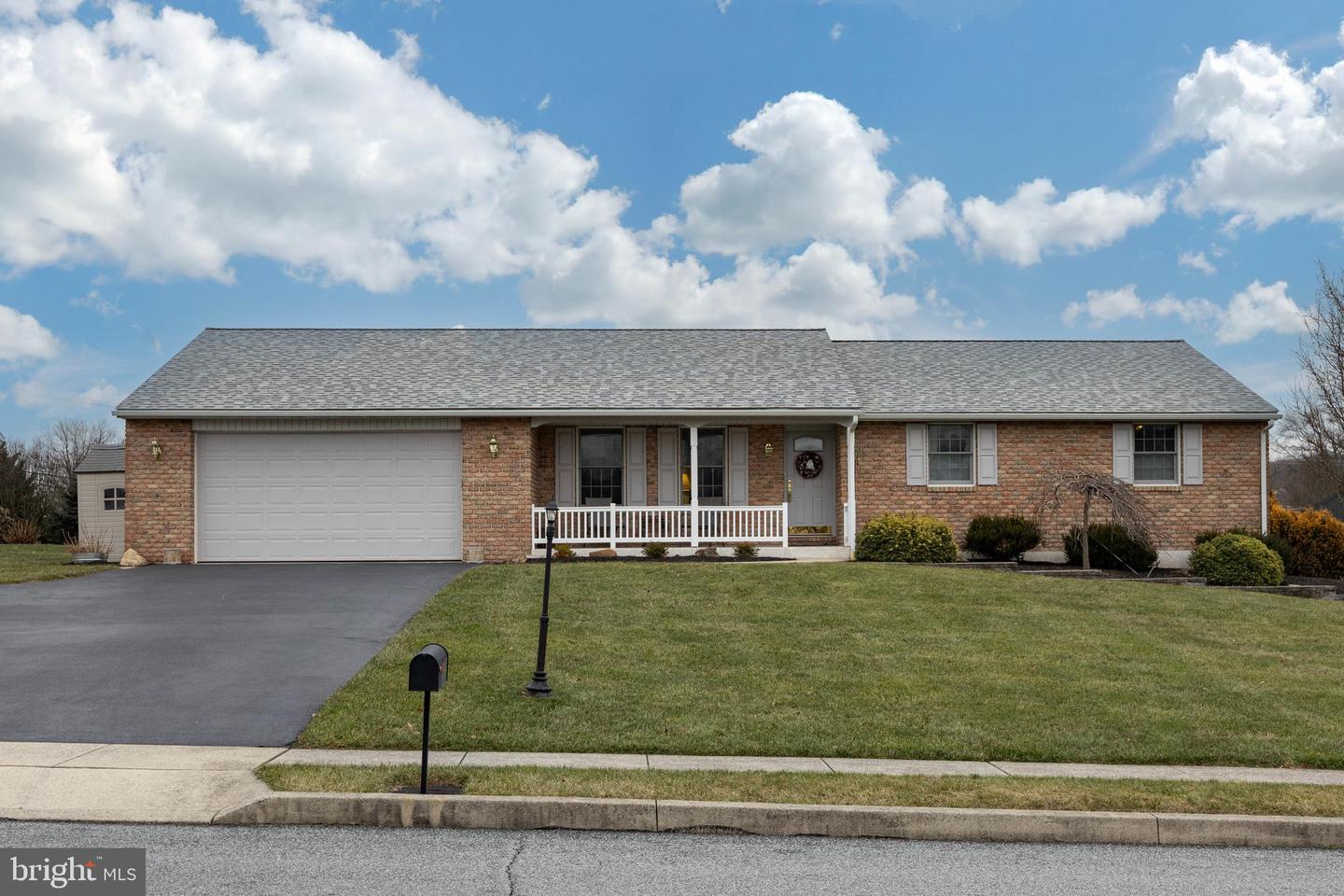 2576 Crabapple Court, Gilbertsville