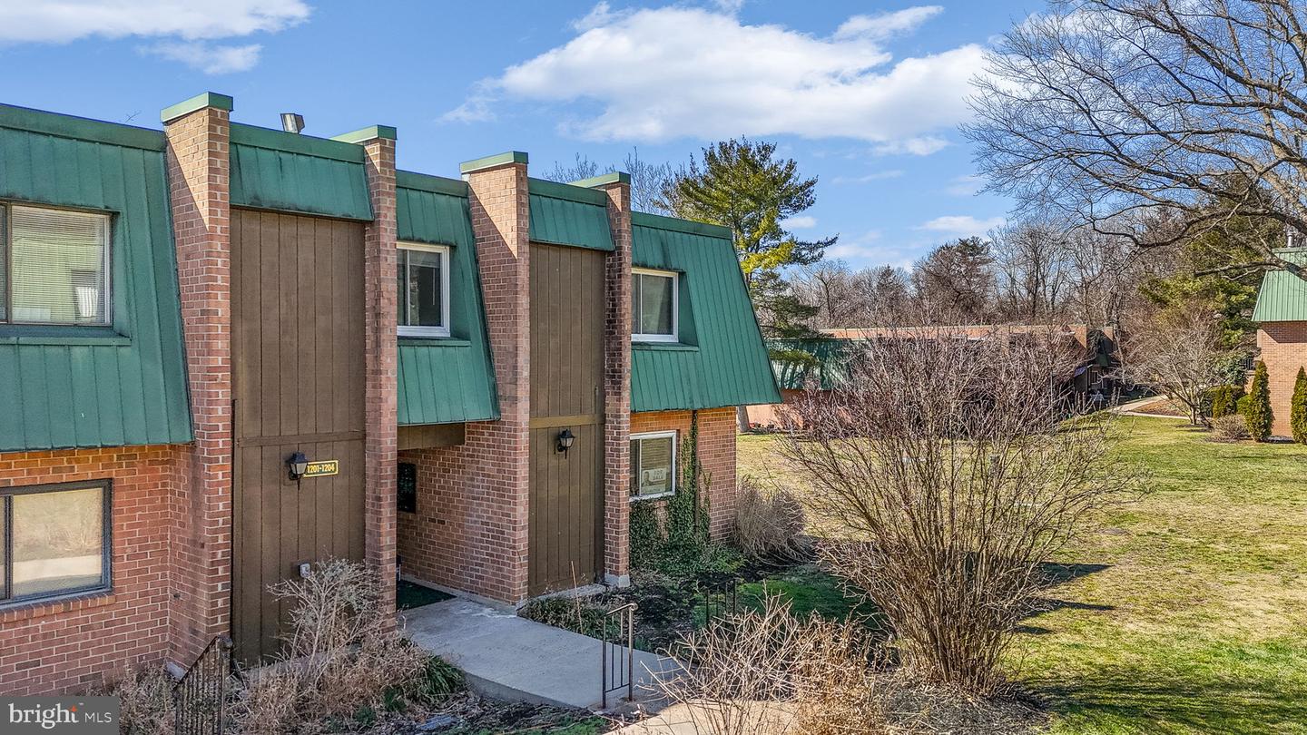 1201 Meadowview Lane #1201, Mont Clare