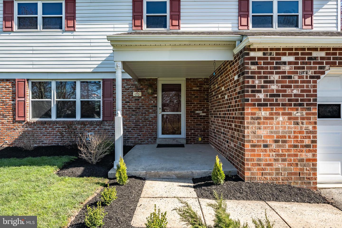128 E Mount Kirk Avenue, Eagleville