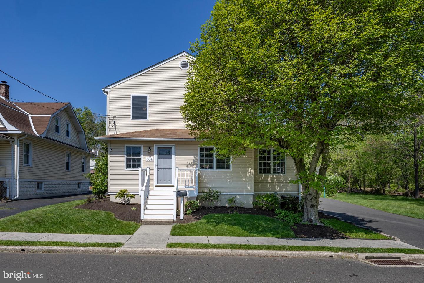 834 Monroe Avenue, Glenside