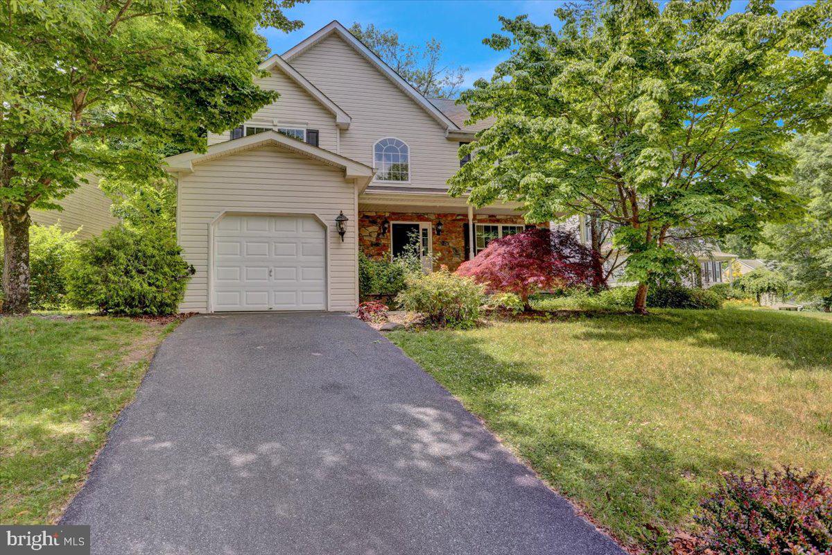 167 Ivy Lane, Zieglerville