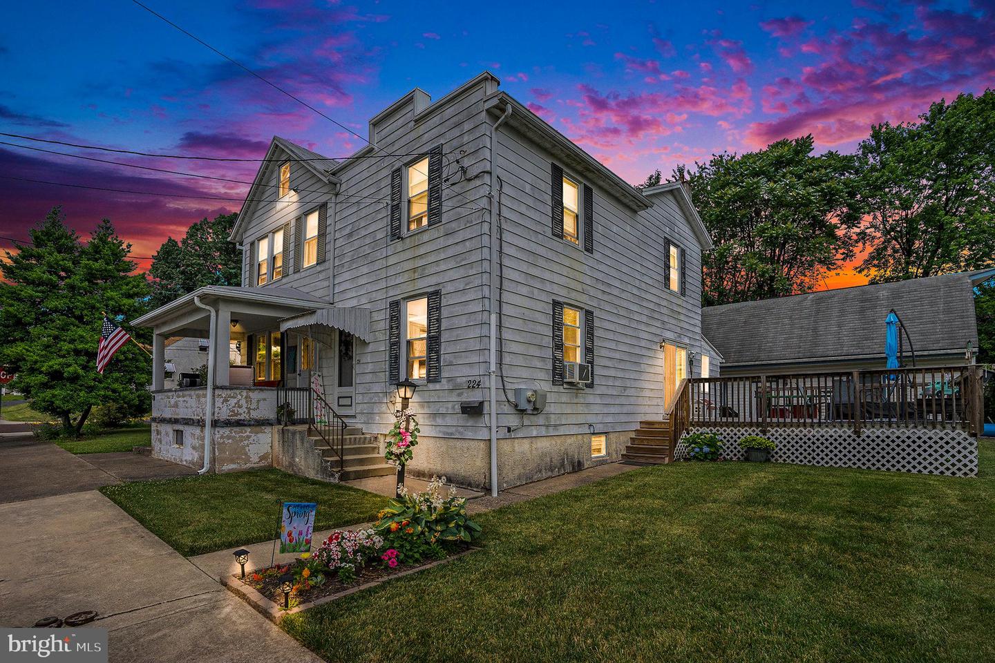 224 W Walnut, Stowe
