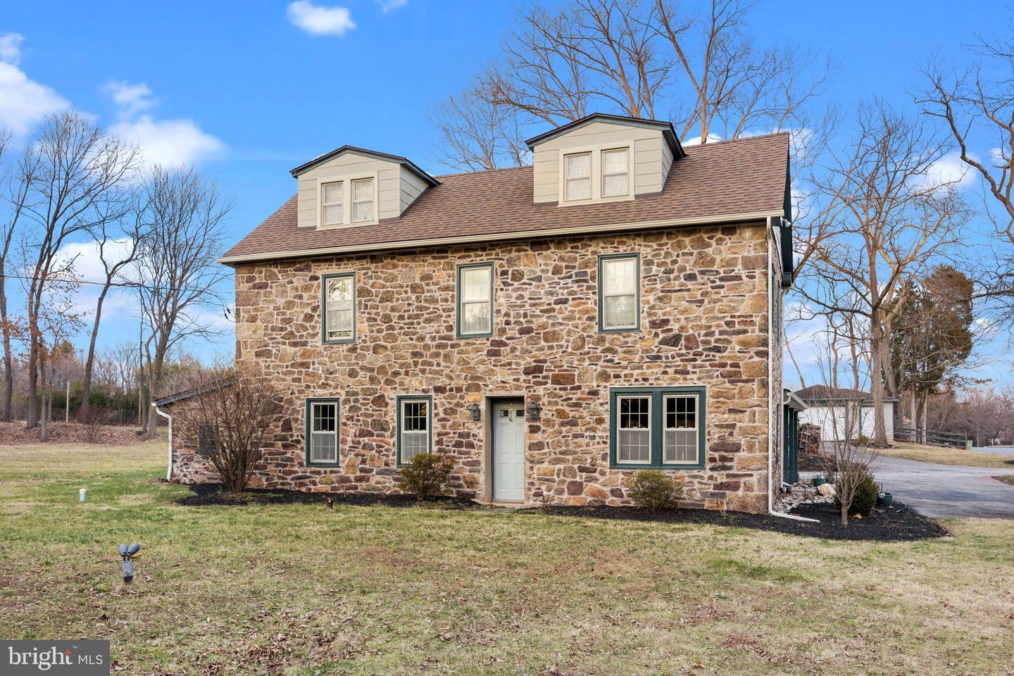 180 Black Rock, Oaks