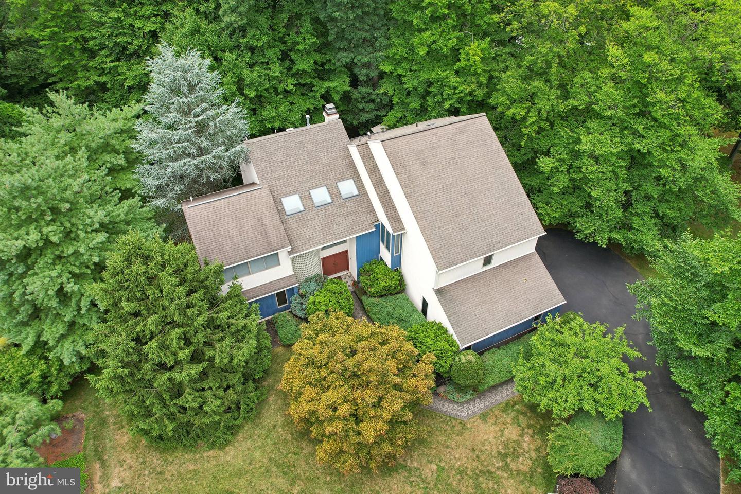 534 Pondview Road, Jenkintown