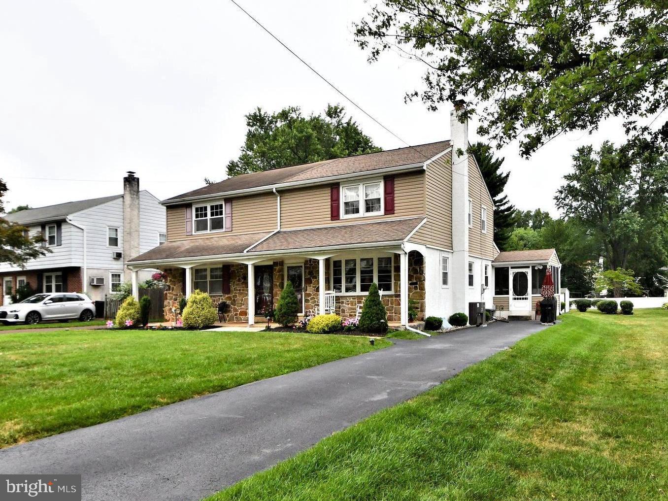 678 S 5th Avenue, Royersford