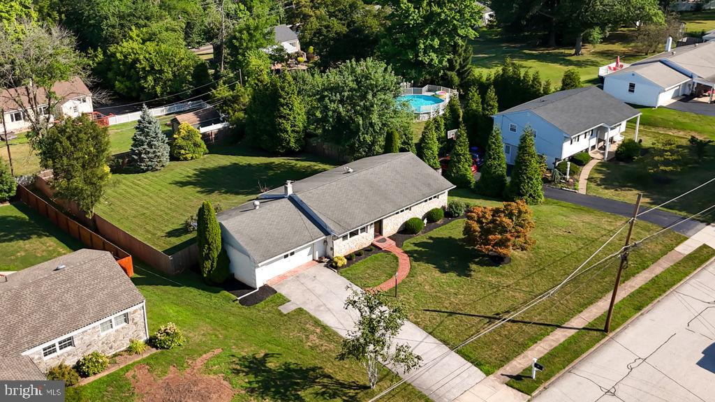 15 Ashwood Lane, Audubon