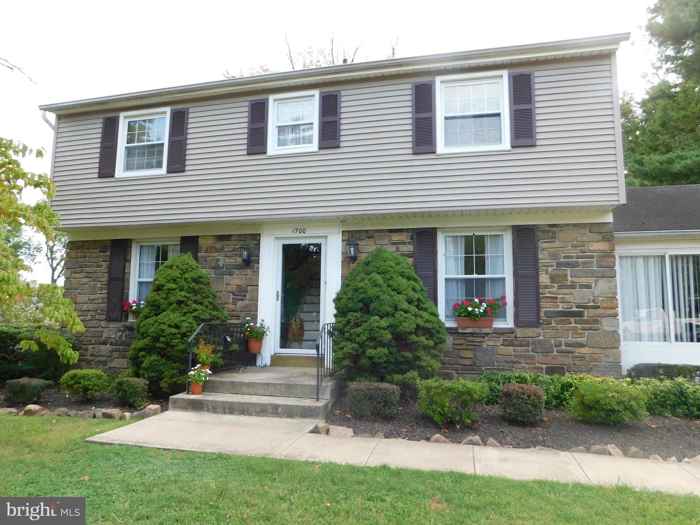 1700 Magnolia, Jeffersonville
