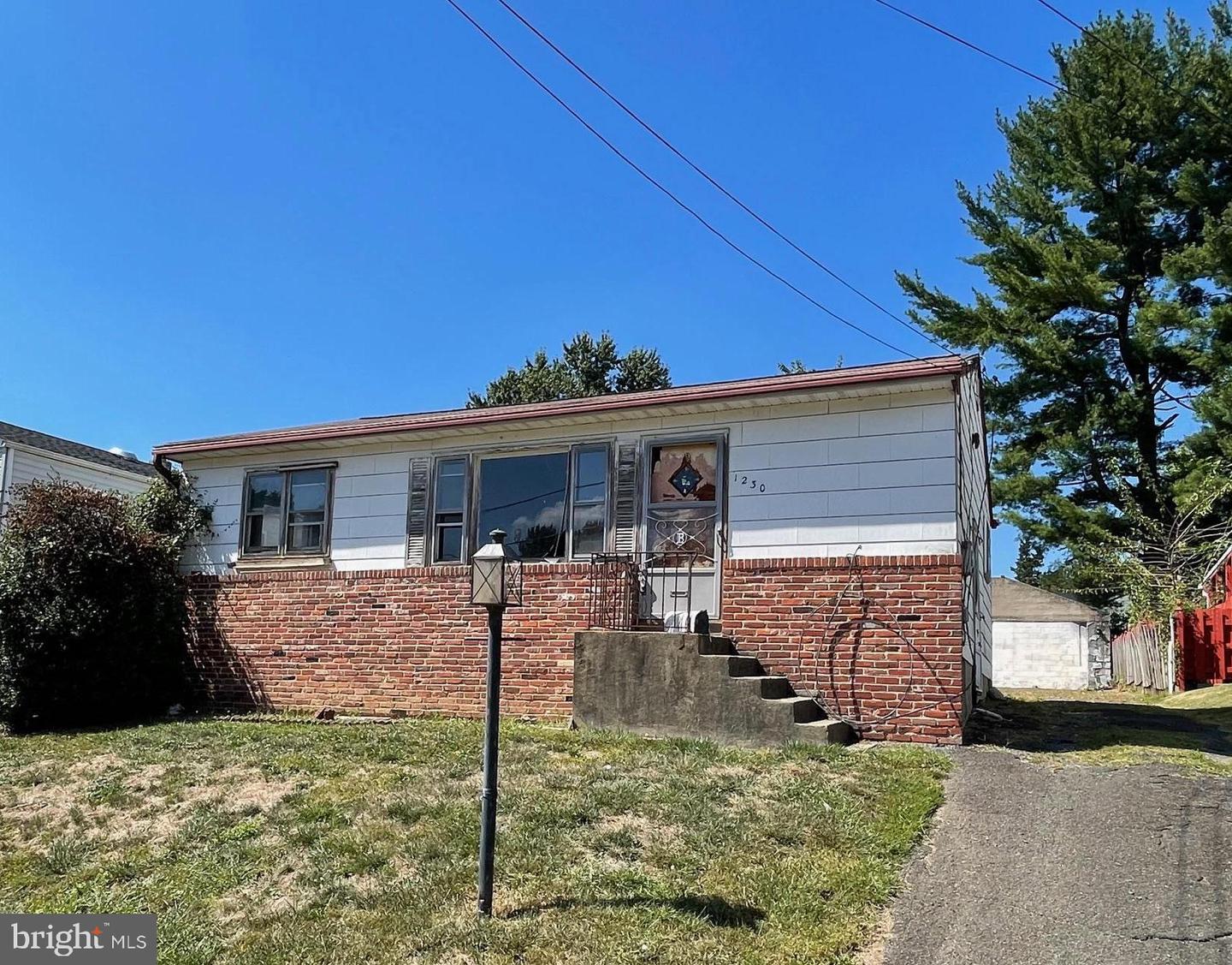 1230 Hall Avenue, Abington