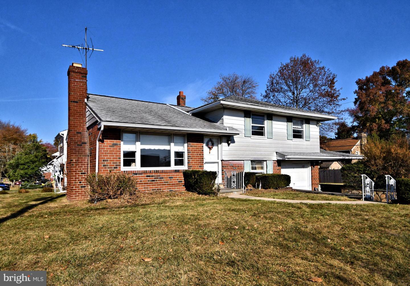 1401 E Mermaid Lane, Glenside