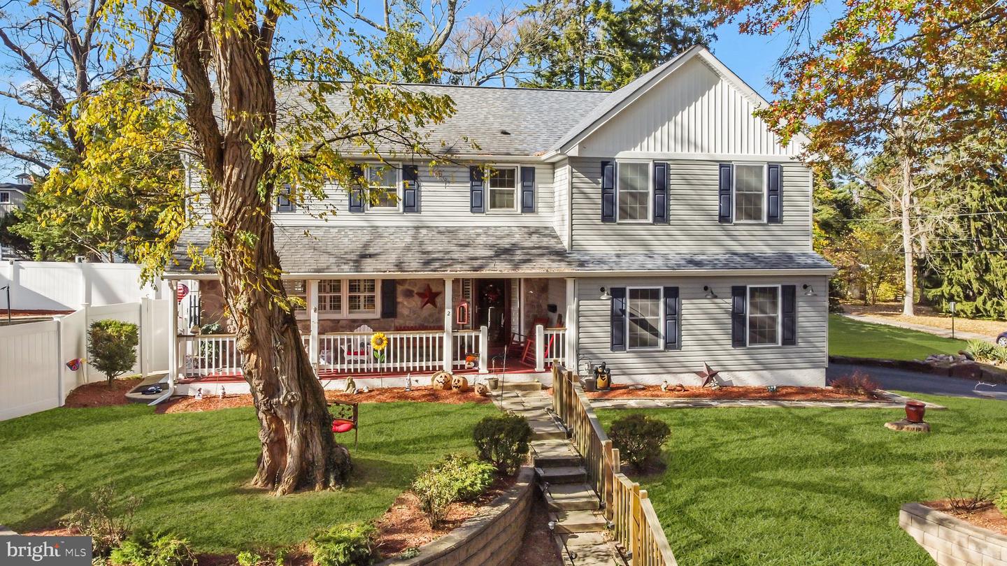 2 Lantern Lane, Hatboro