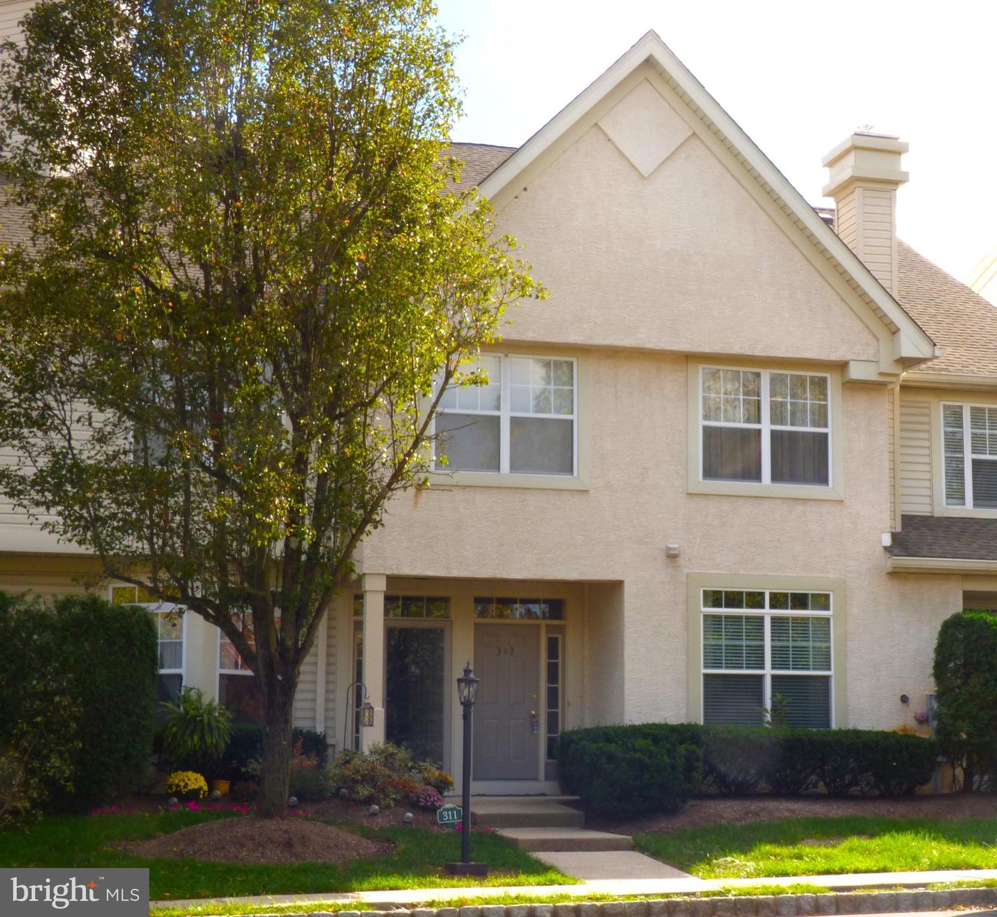 312 Dresher Woods Drive, Dresher