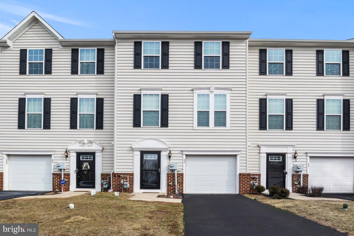 86 Green View Drive, Pottstown