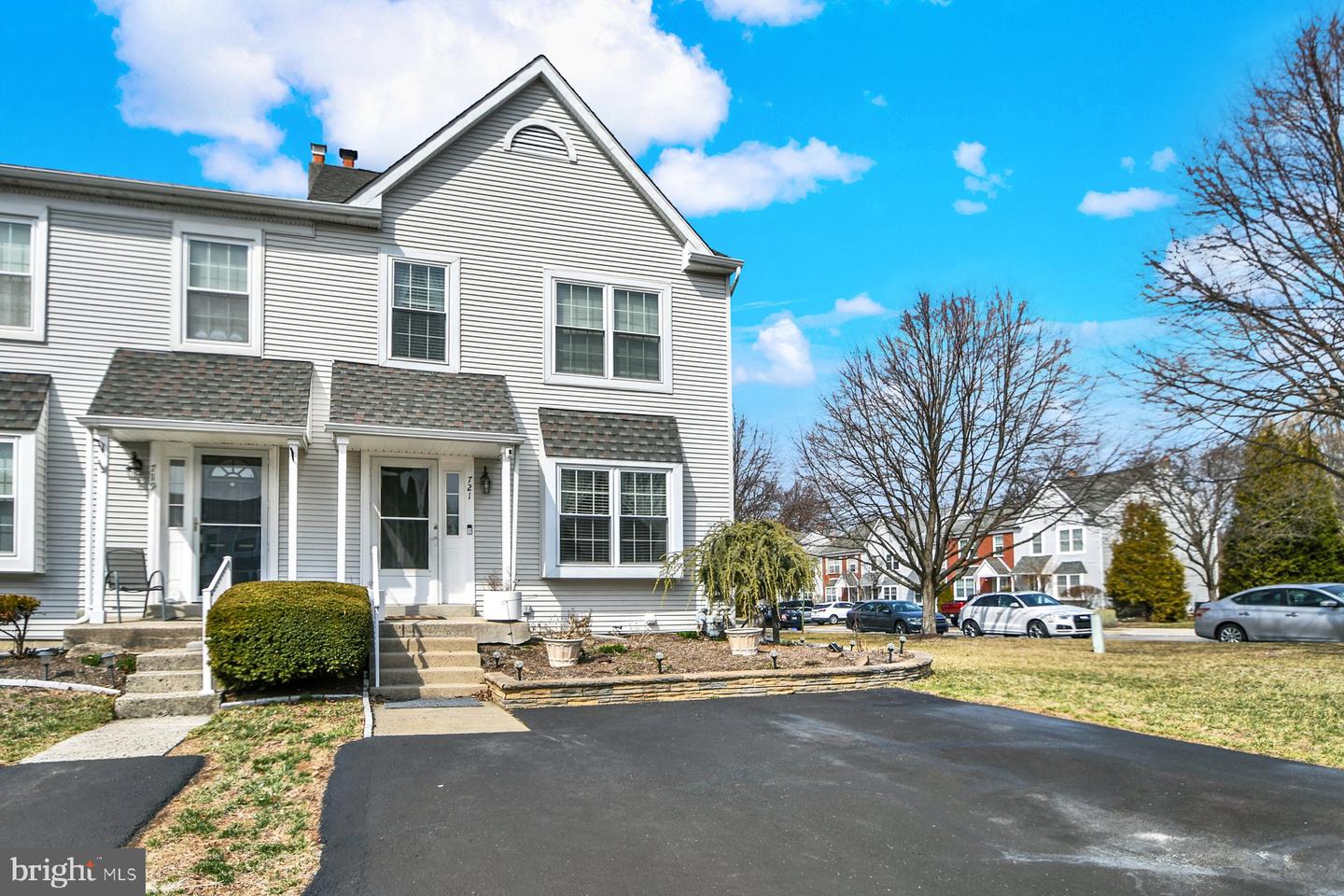 721 Sandalwood Ln, Norristown