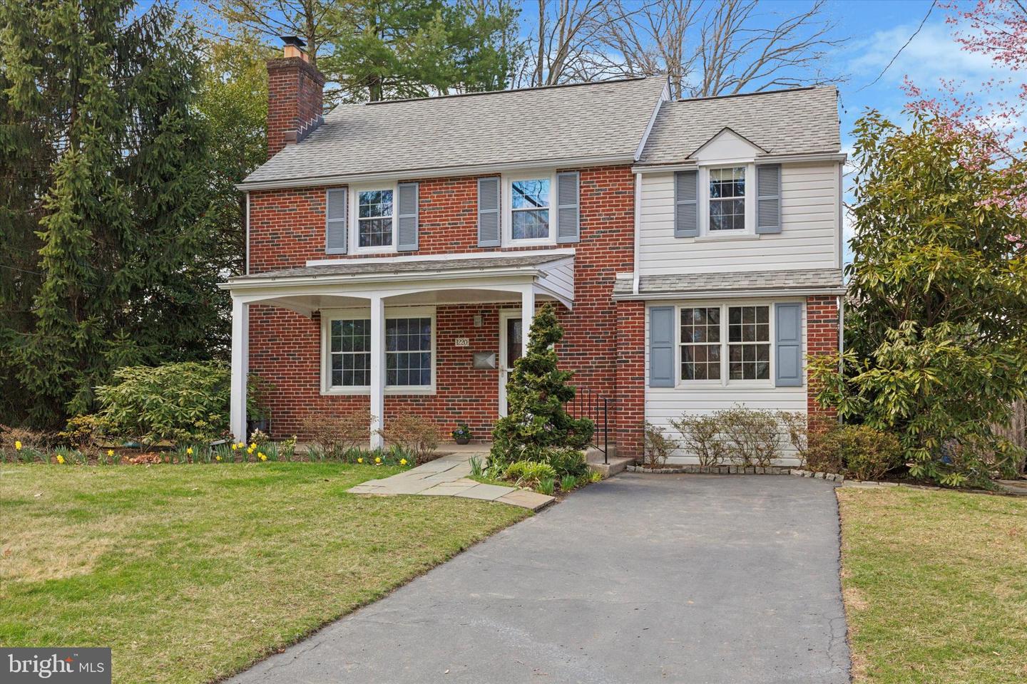 1220 Wheatsheaf Lane, Abington