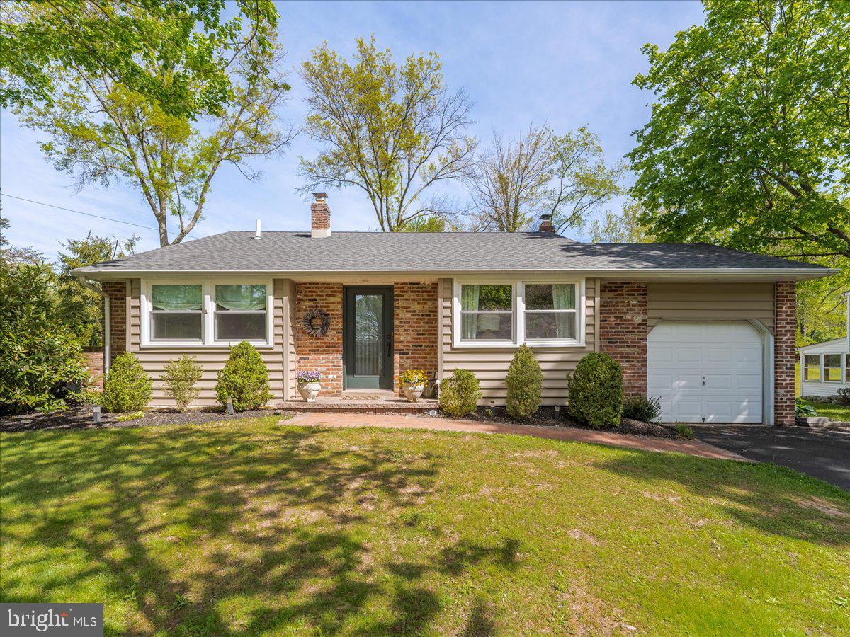 2737 Lantern Lane, Audubon