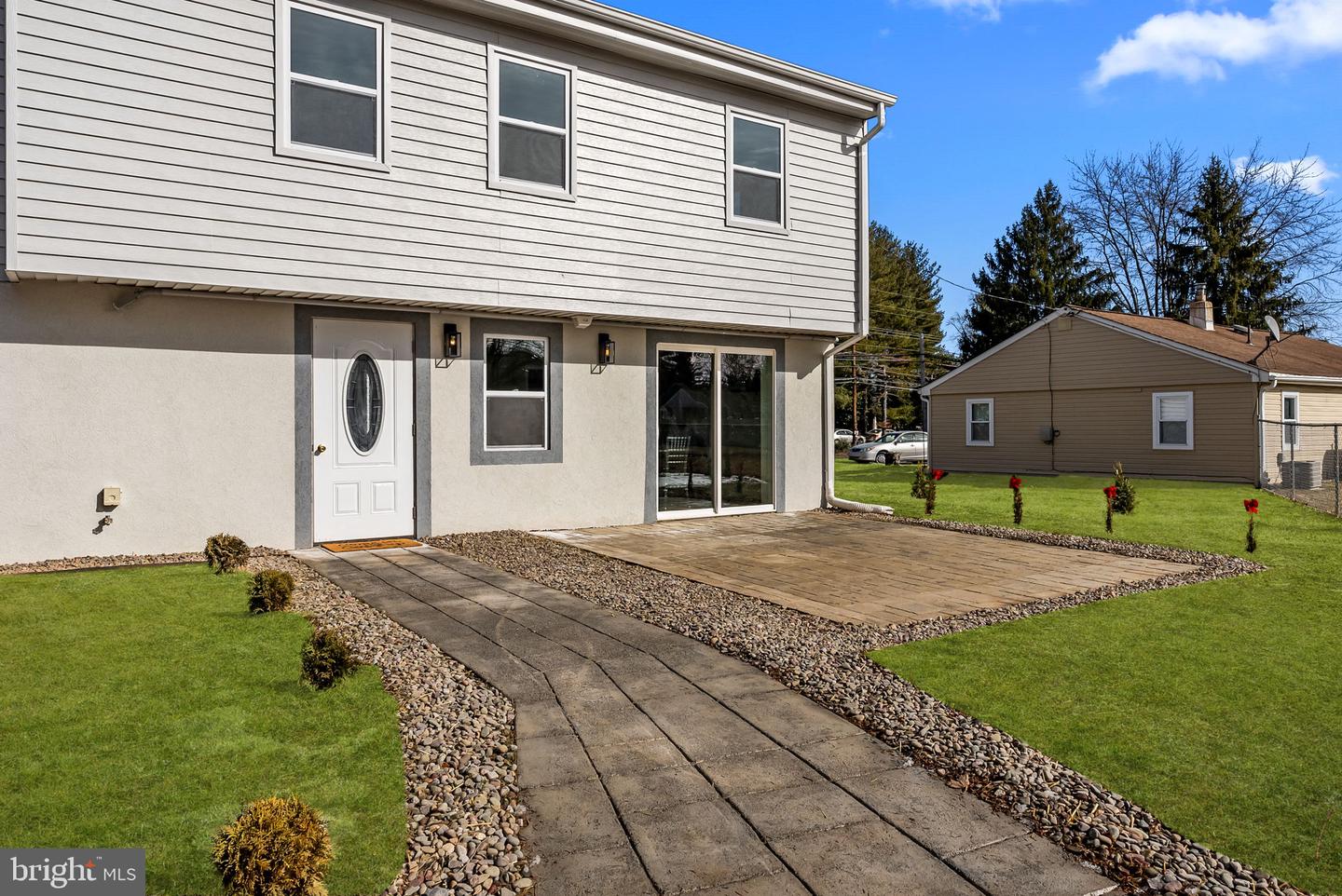 537 W County Line Road, Hatboro