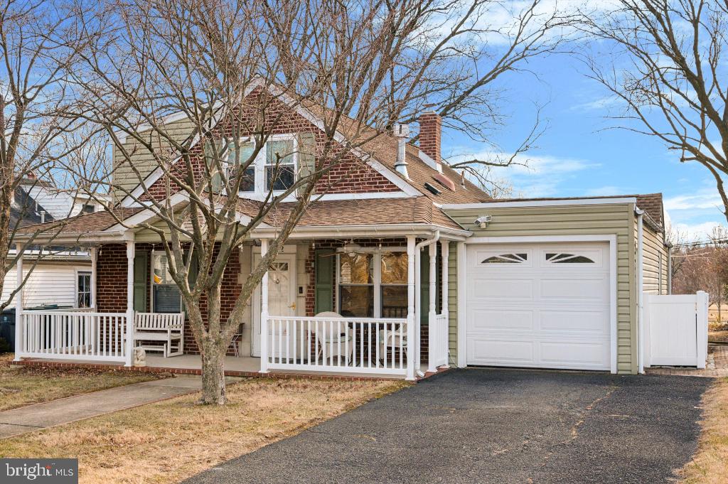 2042 Wharton Road, Glenside