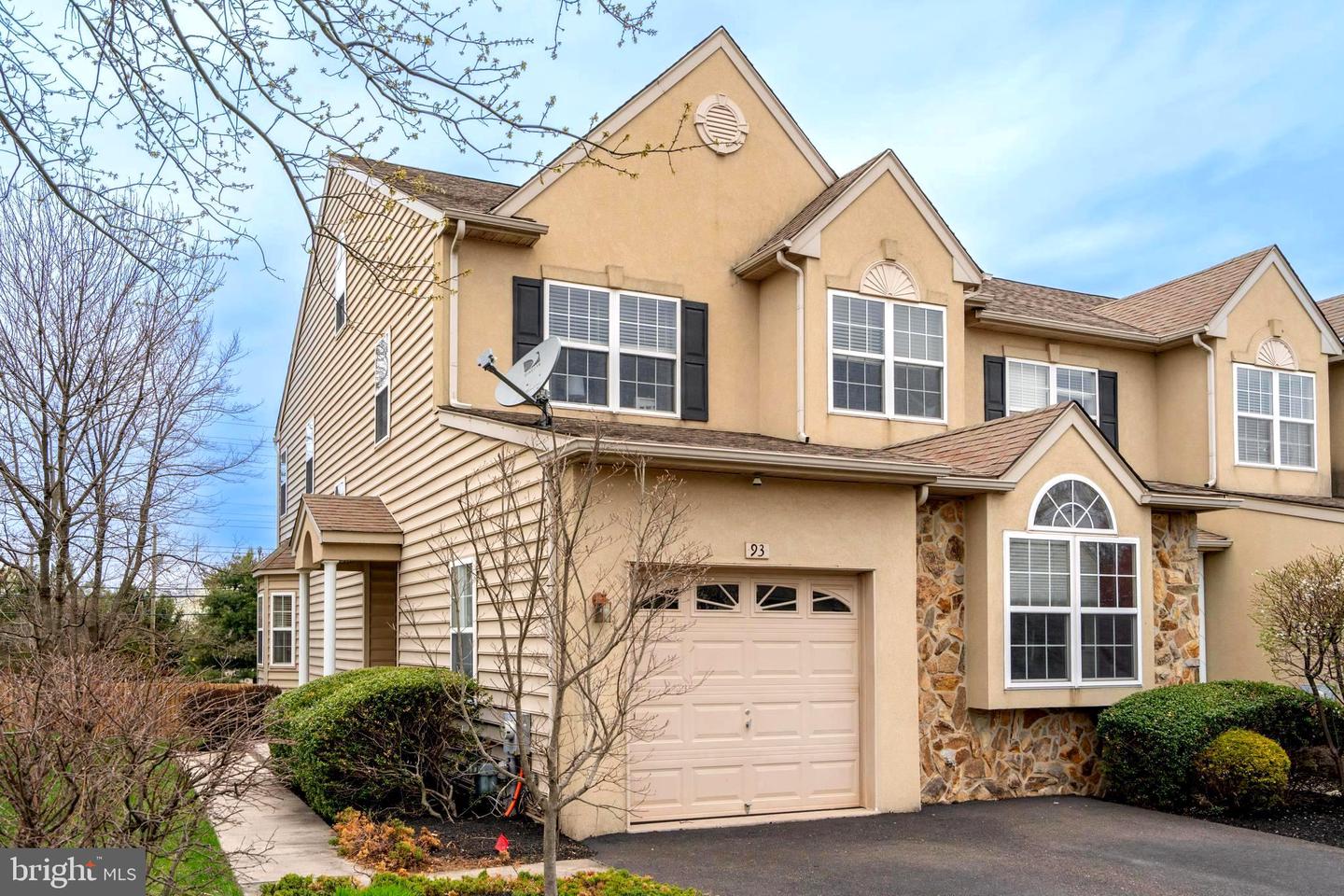 93 Arbor Circle, Colmar