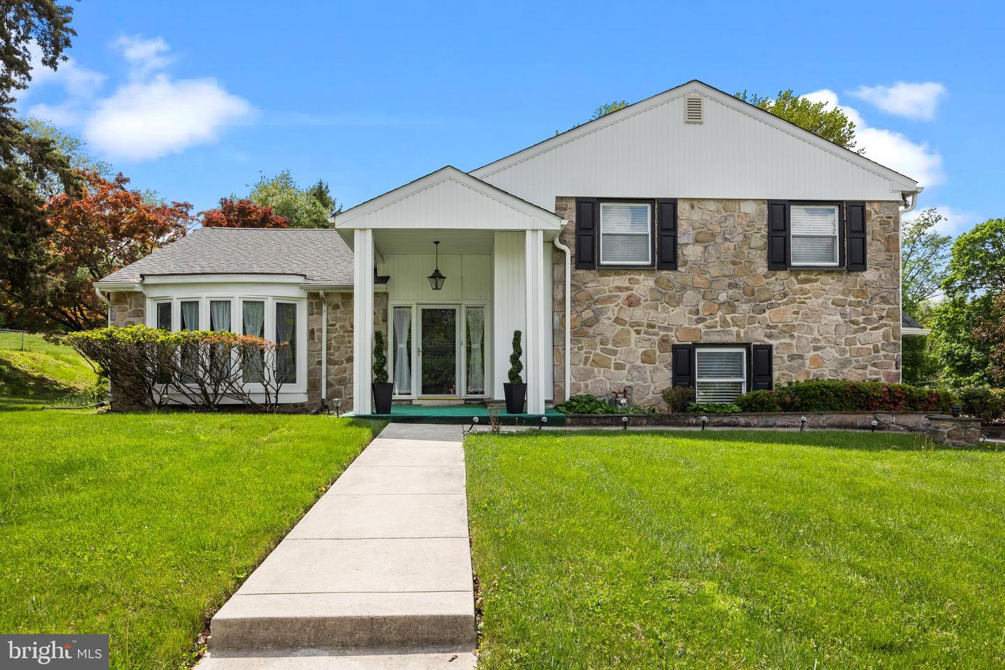 8404 Newbold Lane, Glenside