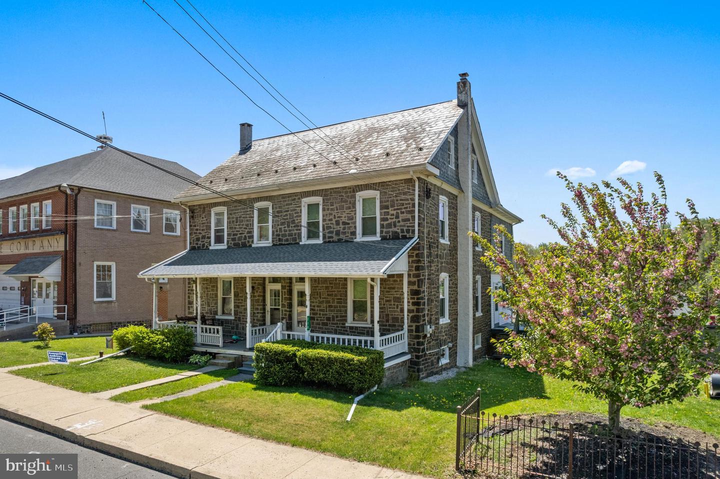 210 Main Street, Green Lane