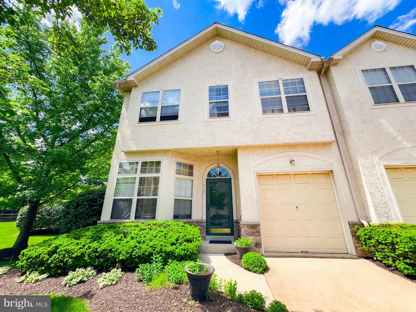 618 Manor Drive, Horsham