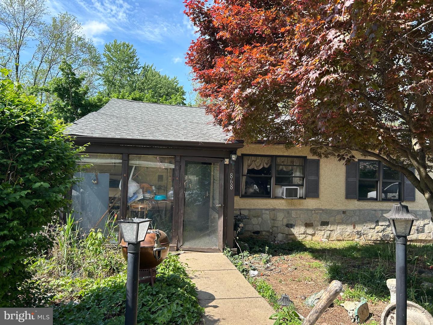 868 Tyson Avenue