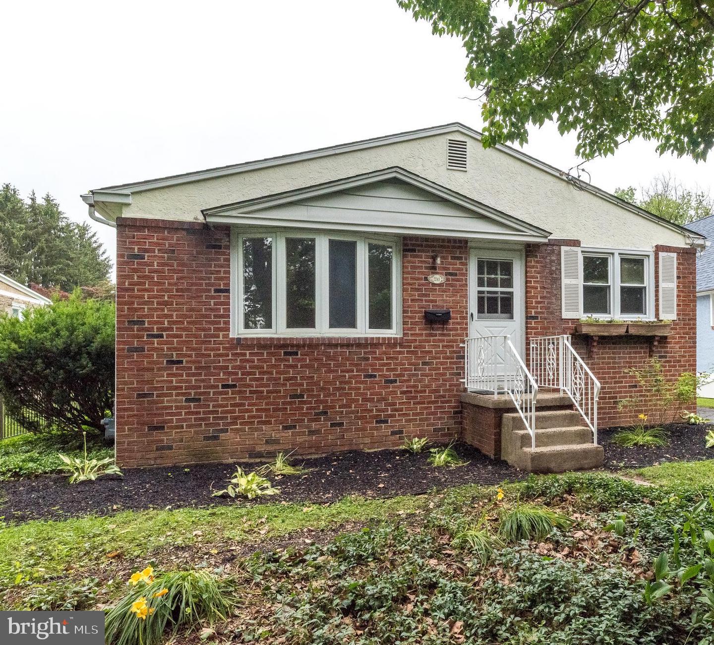 2245 Pleasant Avenue, Glenside