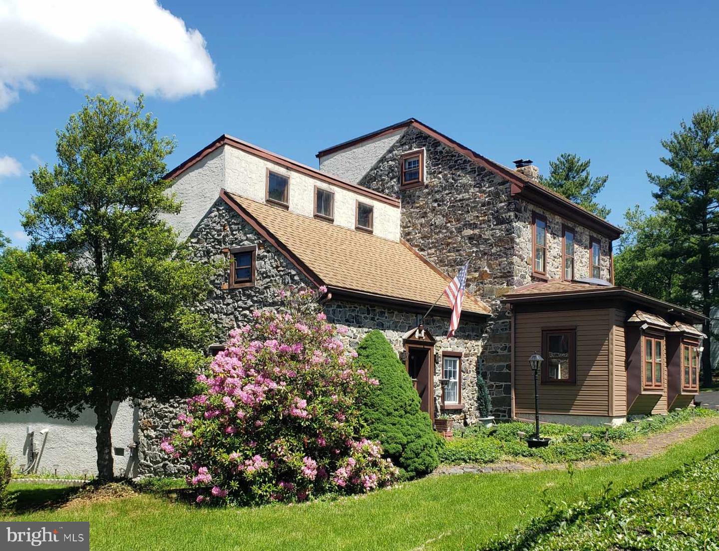 1445 Farmington Avenue, Pottstown