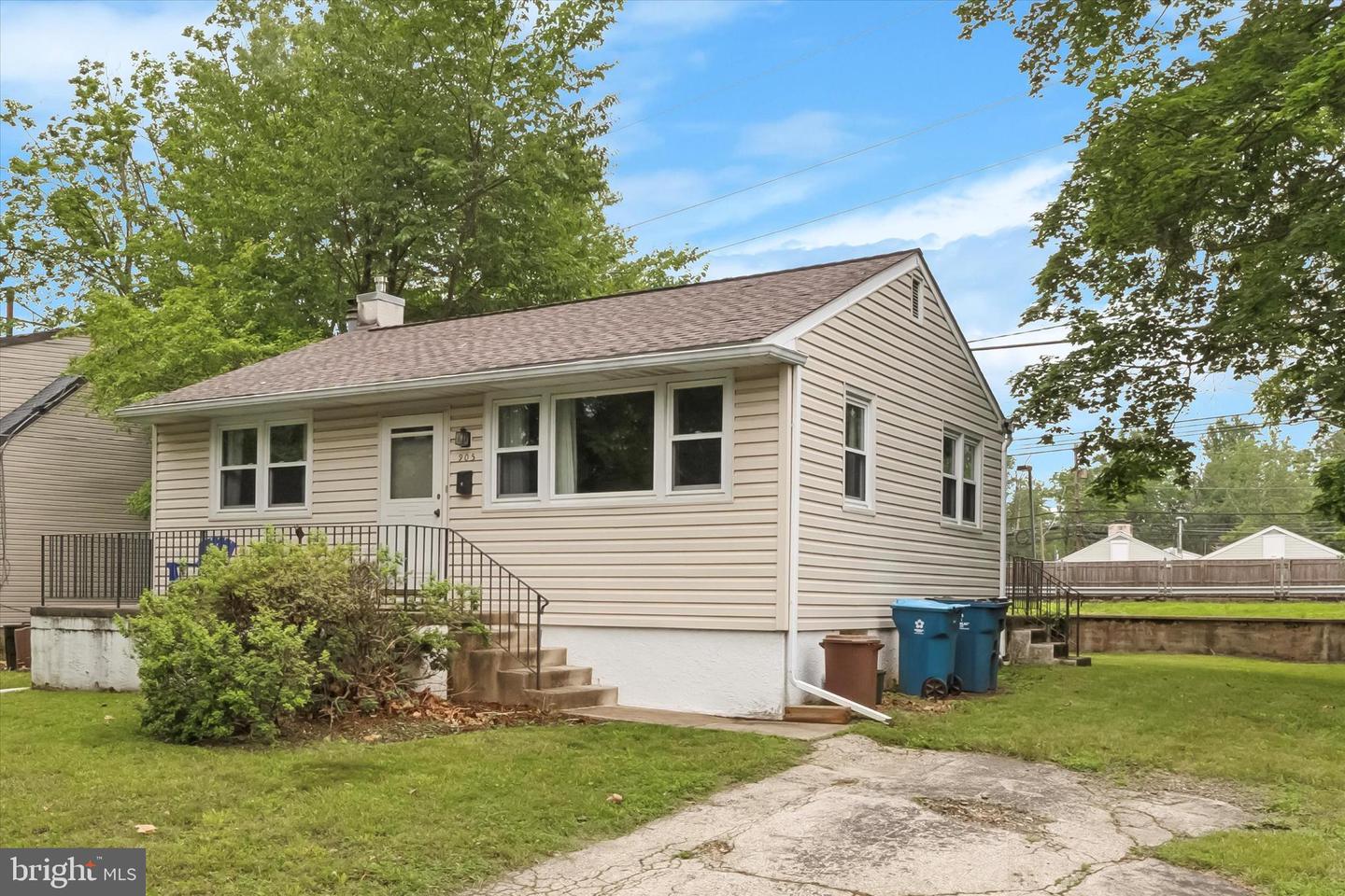 905 Pershing Road, Penllyn