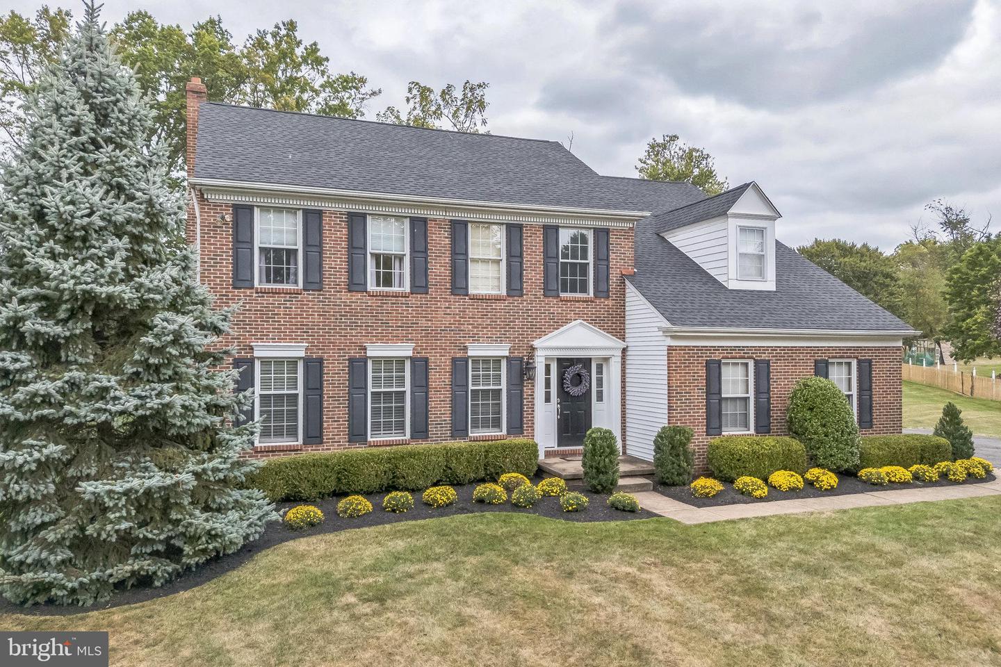 1015 Oak Ridge Drive, Blue Bell