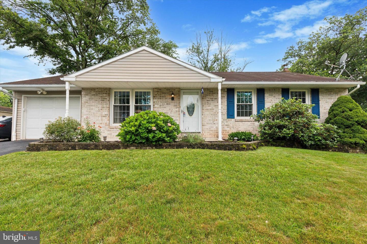 318 Bow Lane, Gilbertsville