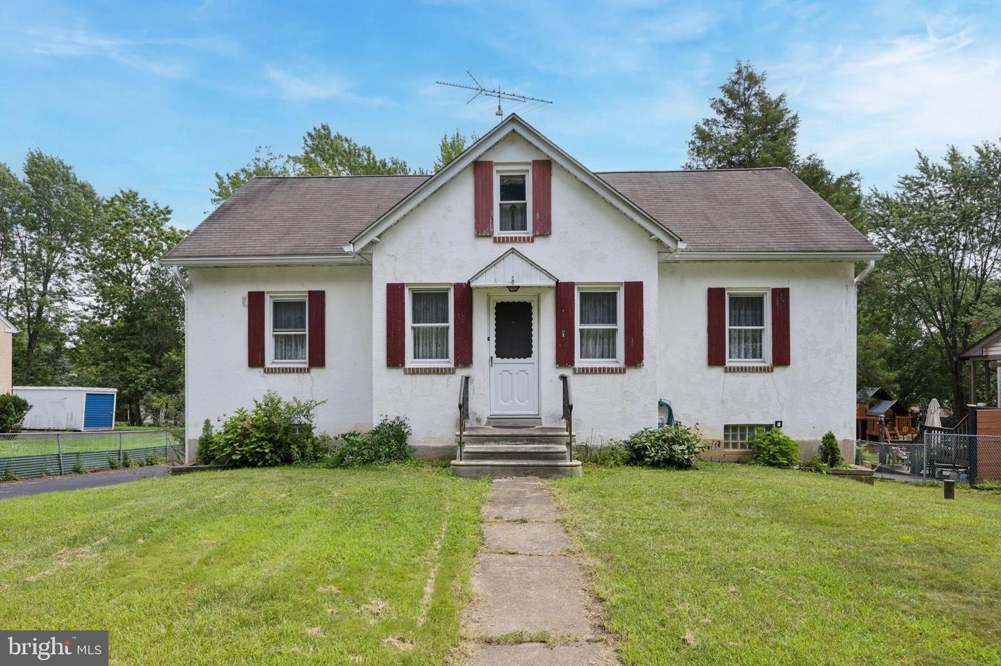 1151 Fitzwatertown Road, Abington