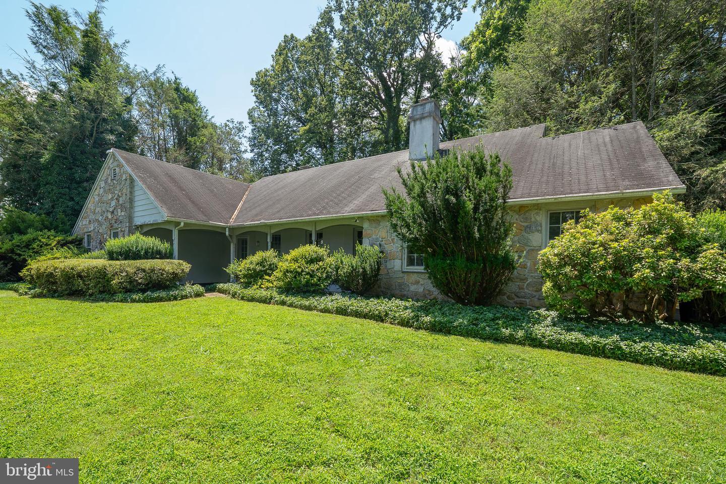 2227 N Stone Ridge Lane, Villanova