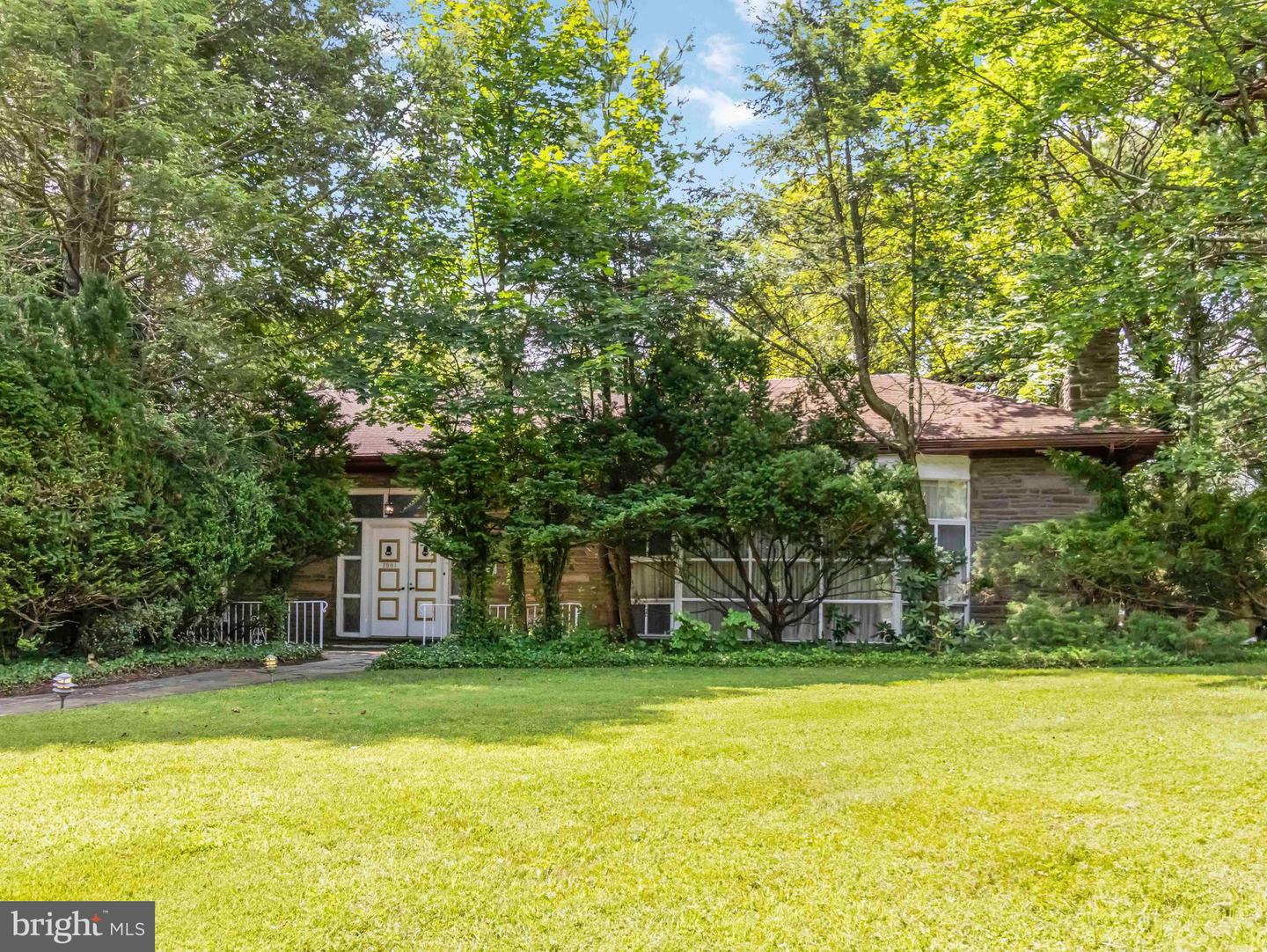 7901 Glen Oak Road, Elkins Park