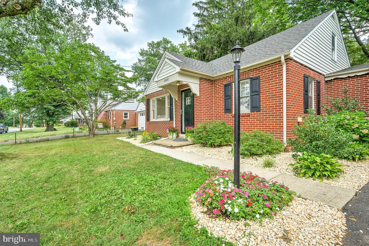 2031 Oak Avenue, Hatfield