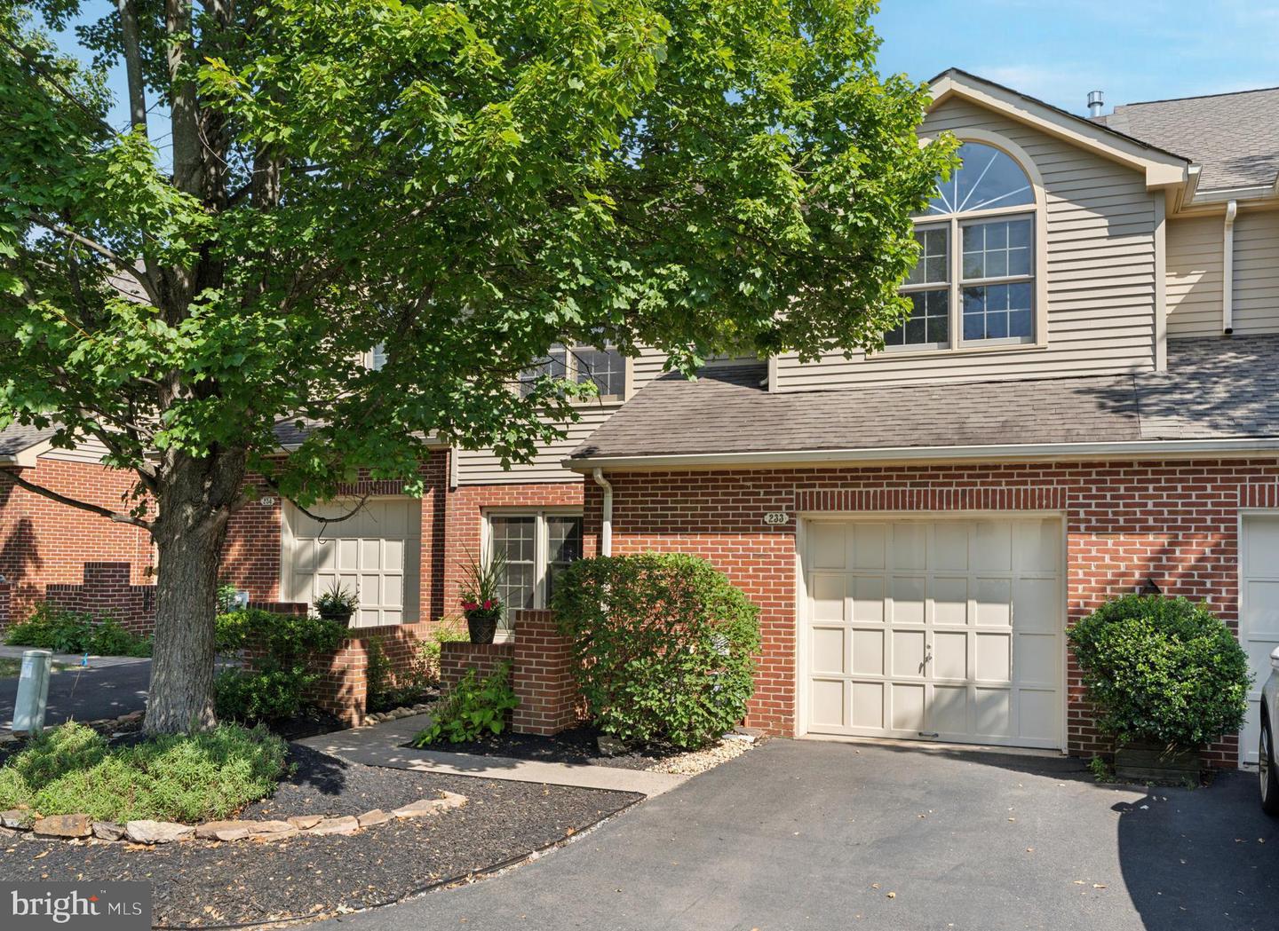 233 Towyn Court, Ambler