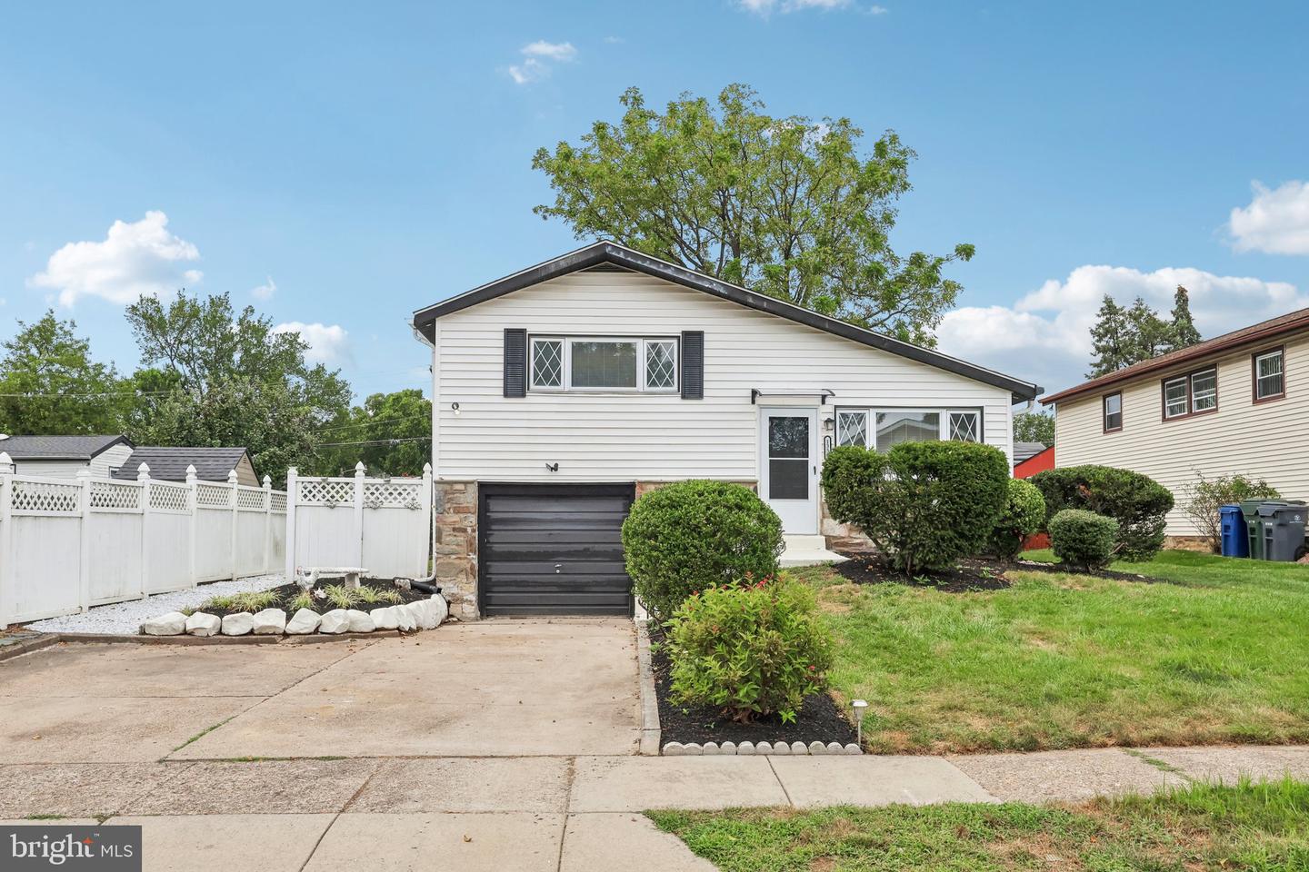 1350 Lindbergh Avenue, Abington